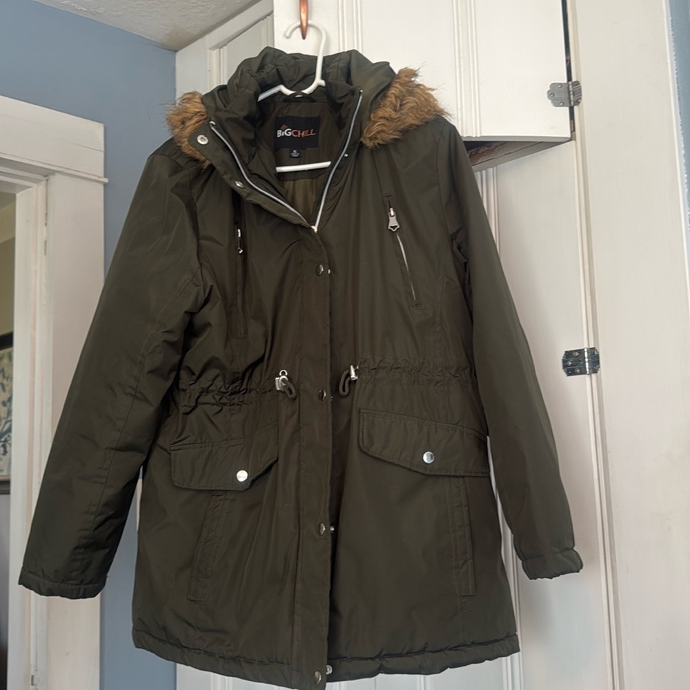 Olive green XL Big Chill parka.